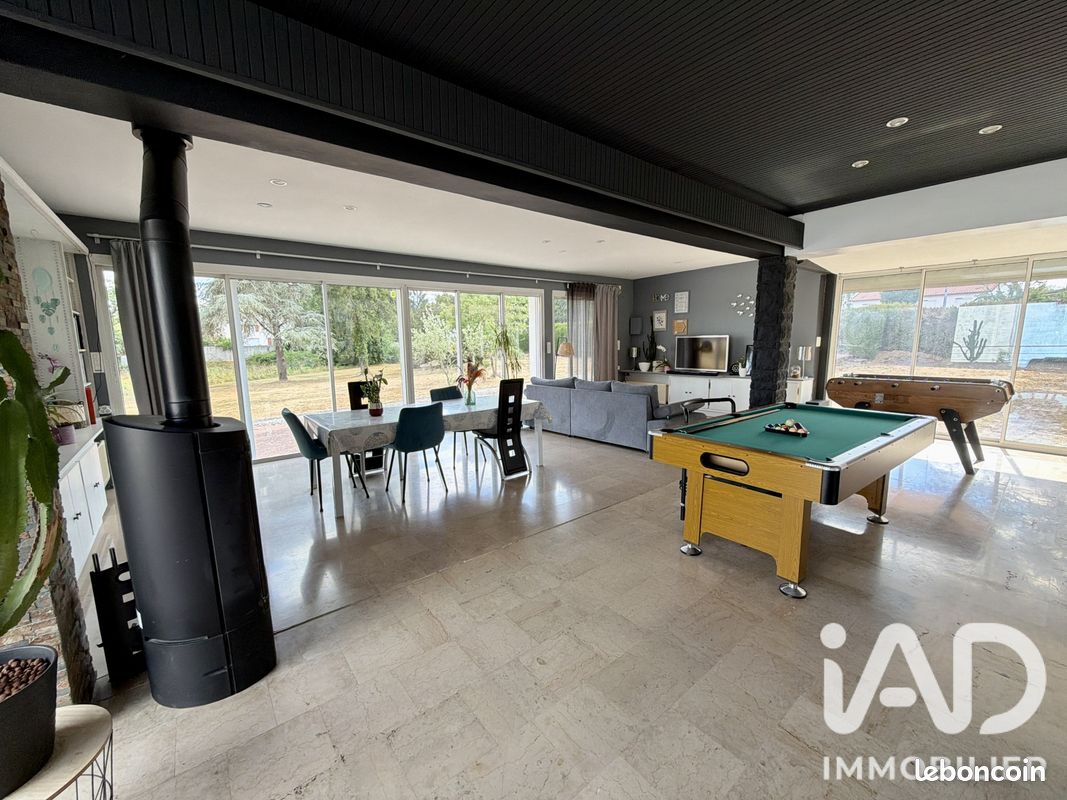 Maison 7 pièces 246 m² · à Viennay · 246 m² · 260 000 €