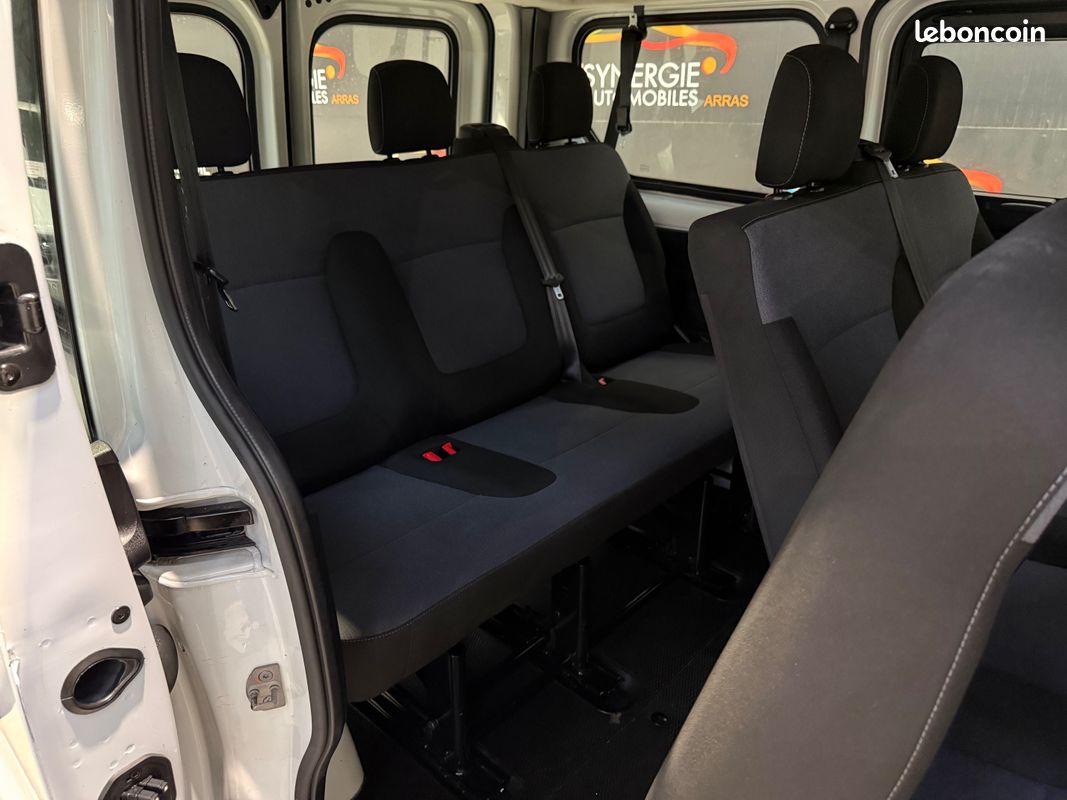 Vivaro combi l1h1 cdti 120 ch pack clim 25.463 km 21.325 ht (25.590 ttc) (image 4)