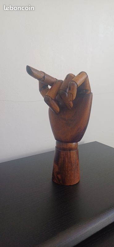 Main articulée en bois (image 1)