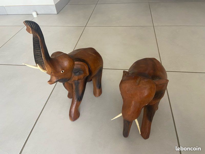 Éléphants en bois (image 1)