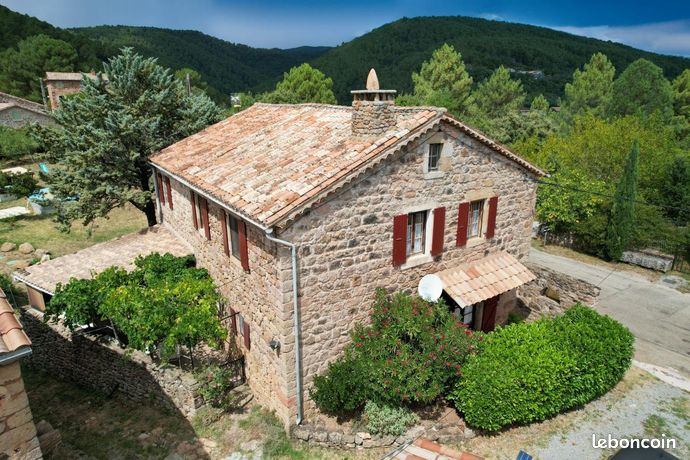 Maison 6 pièces 140 m²