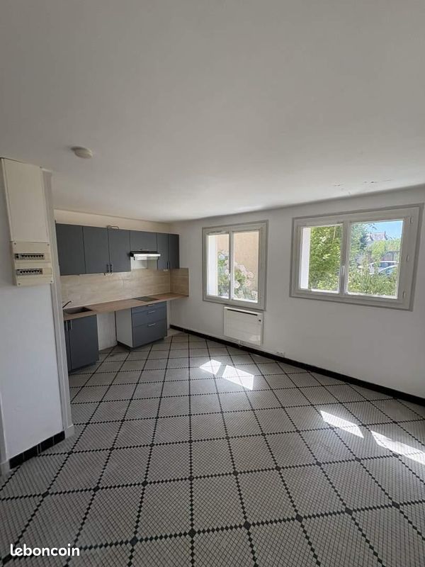 Appartement 1 pièce 29 m² · à Saint-Pierre-des-Corps · 29 m² · 550 €