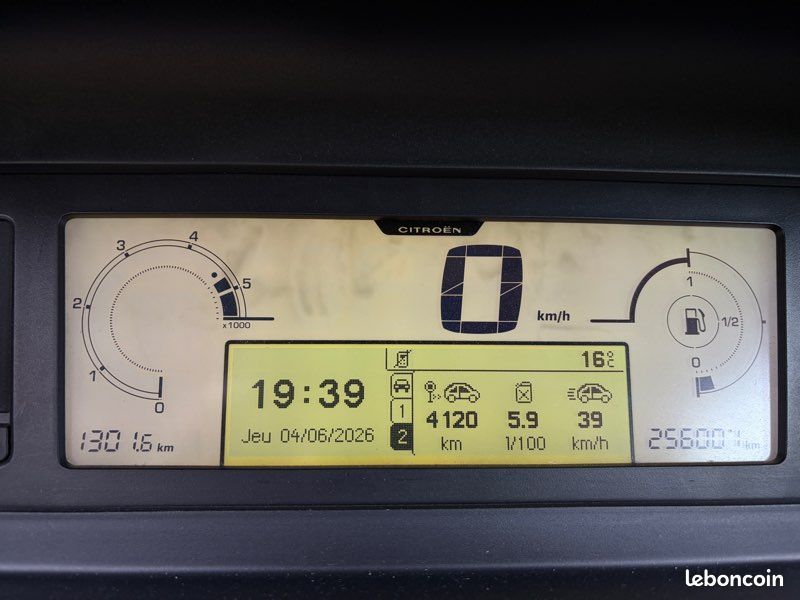CITROËN C4 PICASSO 1.6 HDI 112cv Phase 2 Finition Exclusive / Attelage (image 5)
