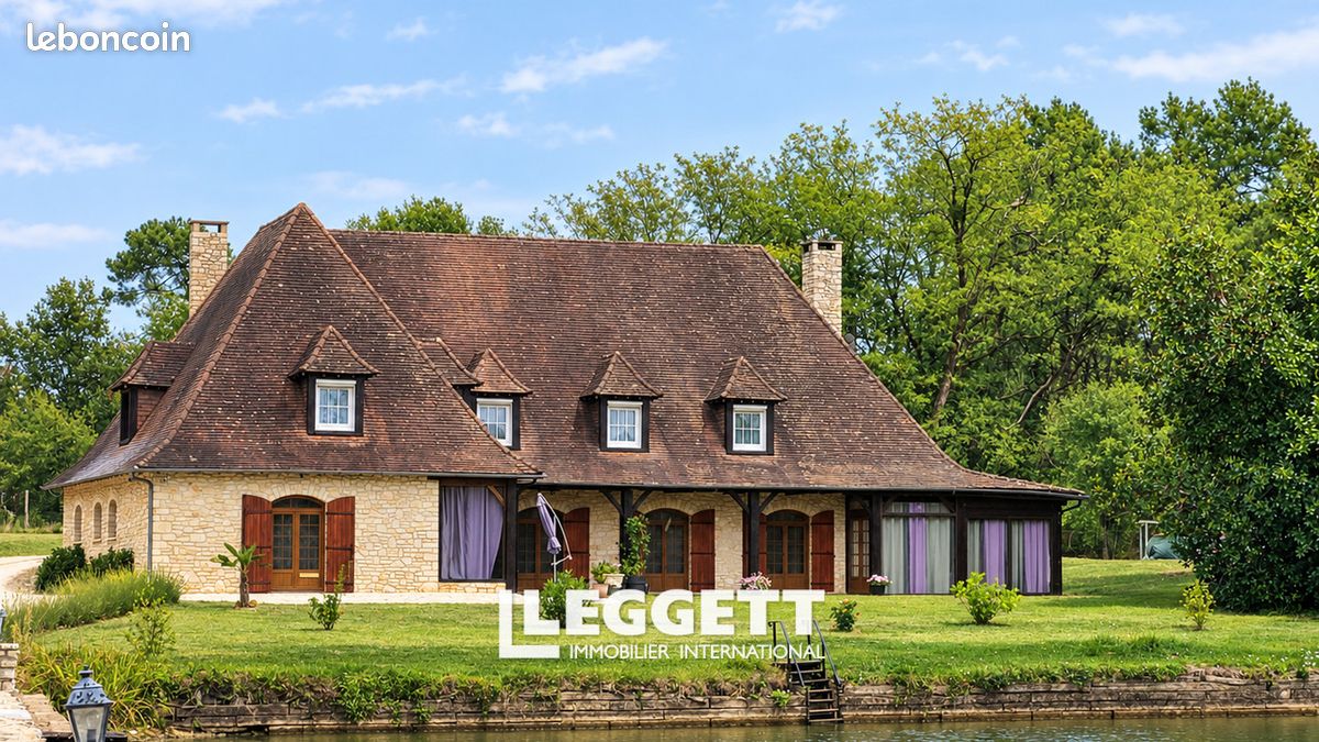 Maison 6 pièces 280 m² · à Thiviers · 280 m² · 716 000 €