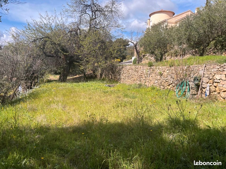 Terrain 1 150 m² Cuers · 245 000 €