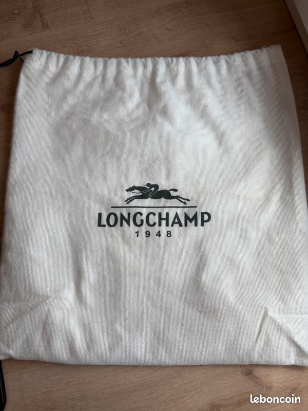 Sac à mains de marque Longchamp modèle 3D (image 8)