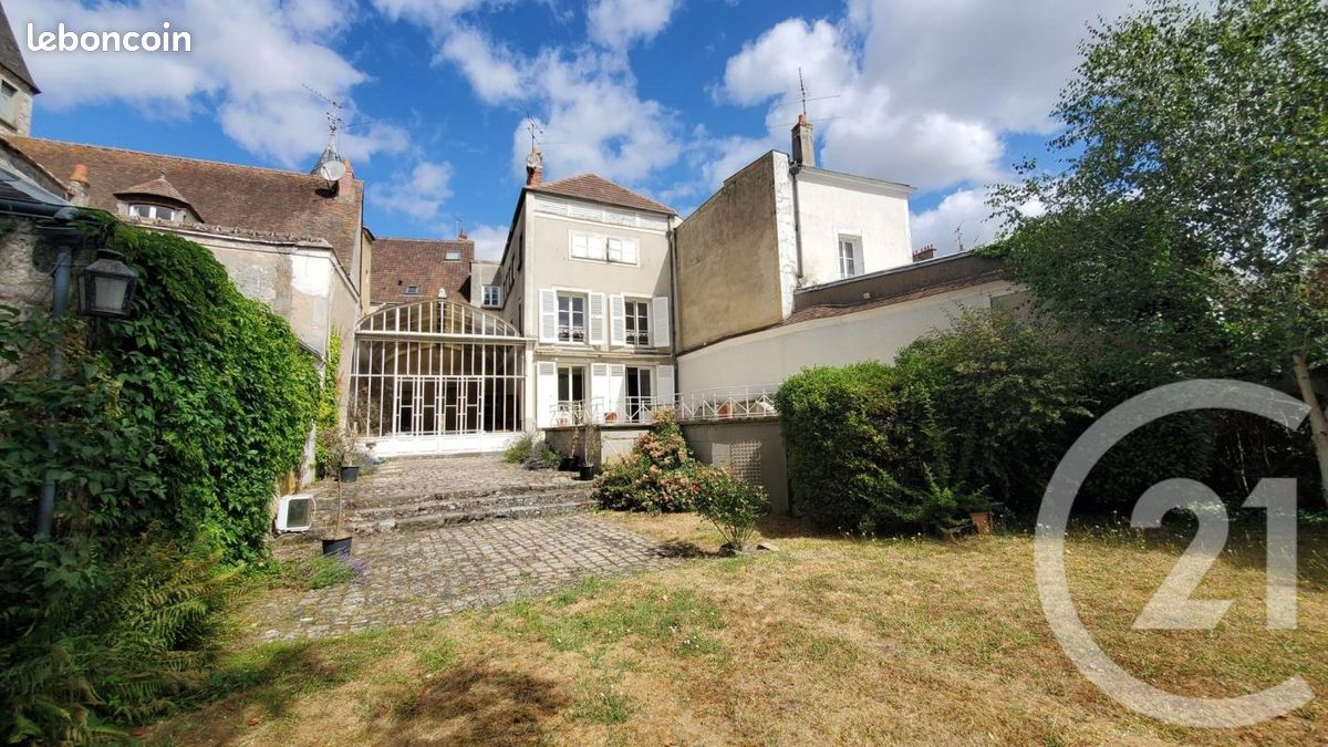 Maison 8 pièces 200 m² · à Étampes · 200 m² · 398 000 €