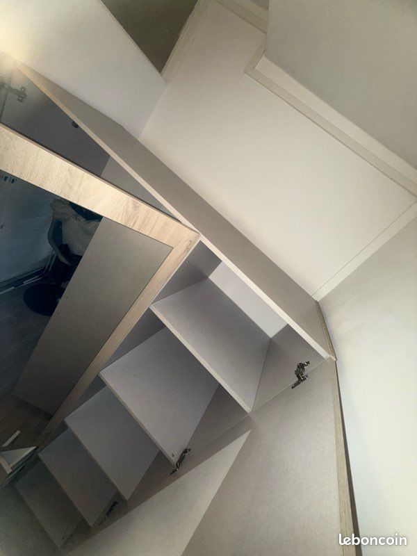 Armoir en bois avec miroir (image 9)