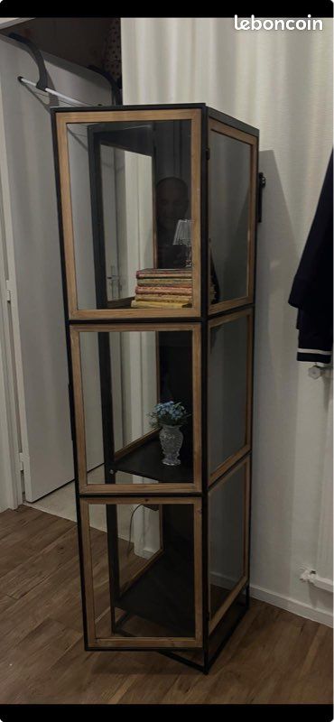 Vitrine bonnetiere (image 1)