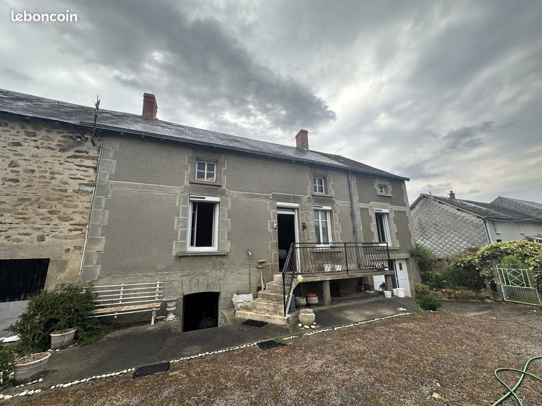 Maison 6 pièces 97 m² · à Saint-Sébastien · 97 m² · 70 000 €