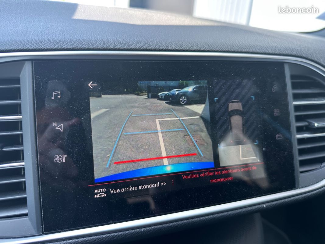 PEUGEOT 308 1.2 130ch GT PACK APPLE CARPLAY / CAMERA DE RECUL / COURROIE NEUVE / ENTRETIEN PEUGEOT (image 30)
