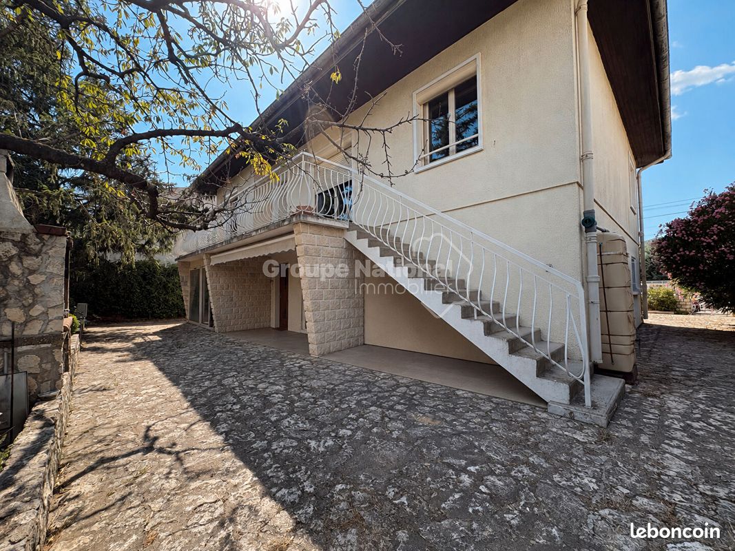 Maison 6 pièces 111 m² · à Salon-de-Provence · 111 m² · 389 000 €