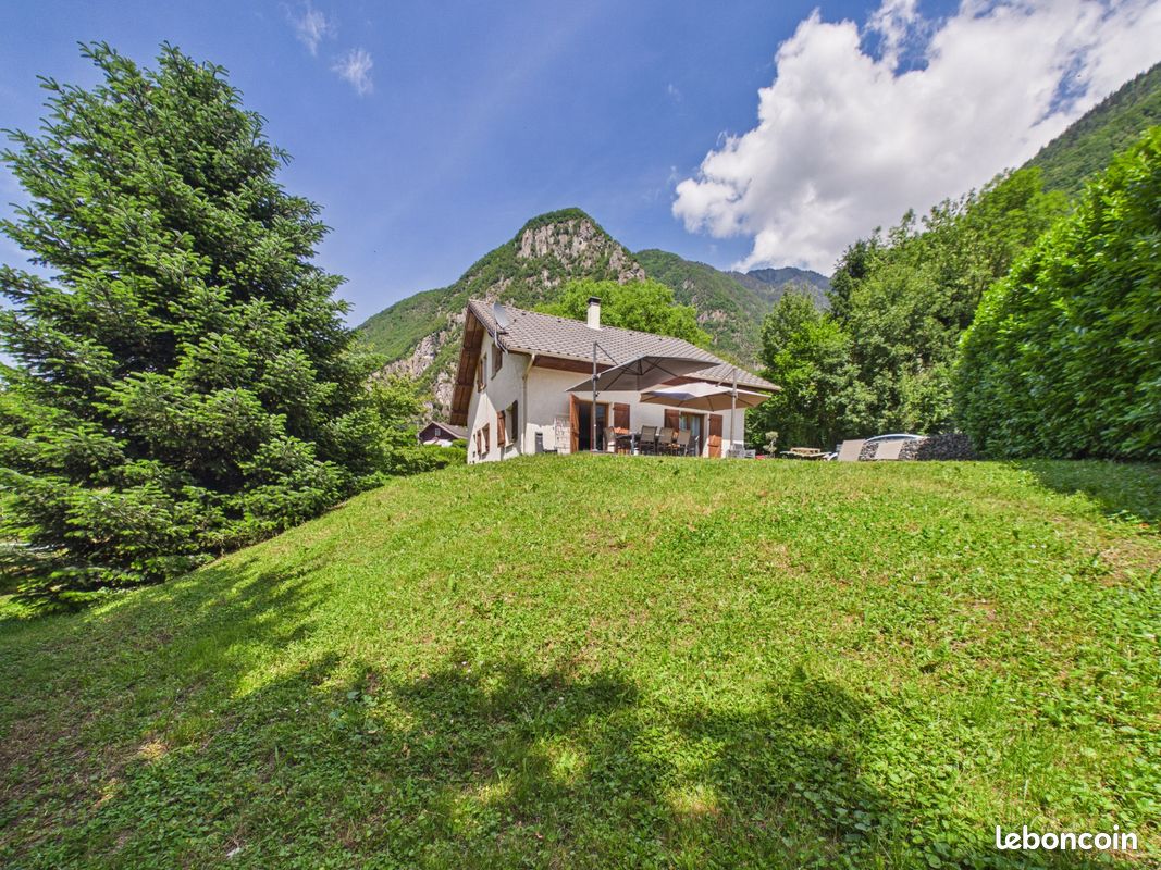 Maison 5 pièces 128 m² · à Épierre · 128 m² · 340 000 €