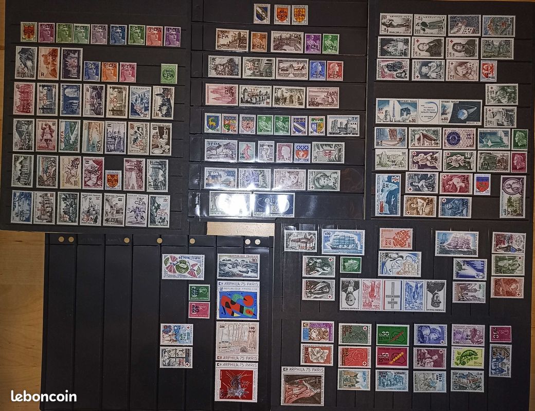 Les premiers timbres de la Réunion + l'avenir des timbres en francs en question