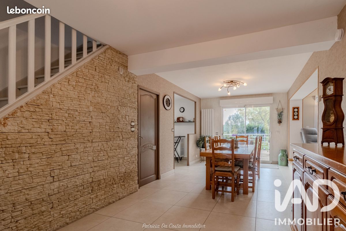 Maison 5 pièces 137 m² · à Maule · 137 m² · 395 000 €