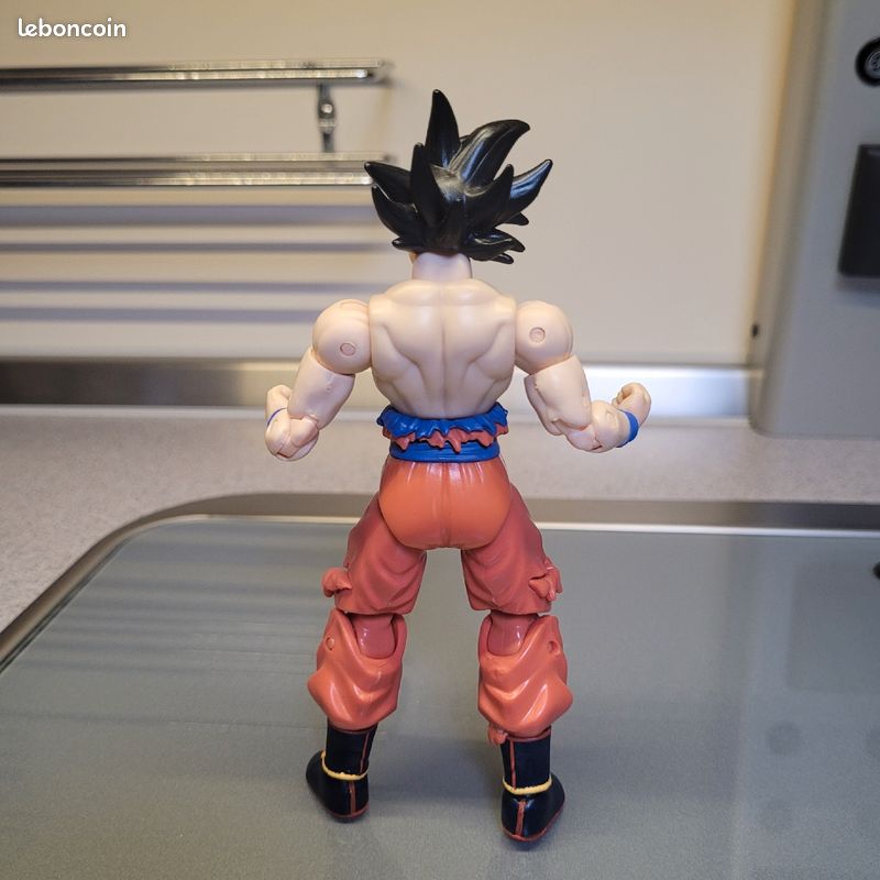 Figurine songoku ultra instinct (image 2)