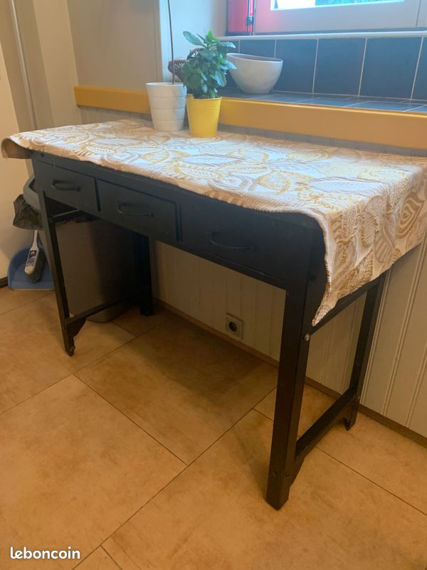 Bureau (image 2)
