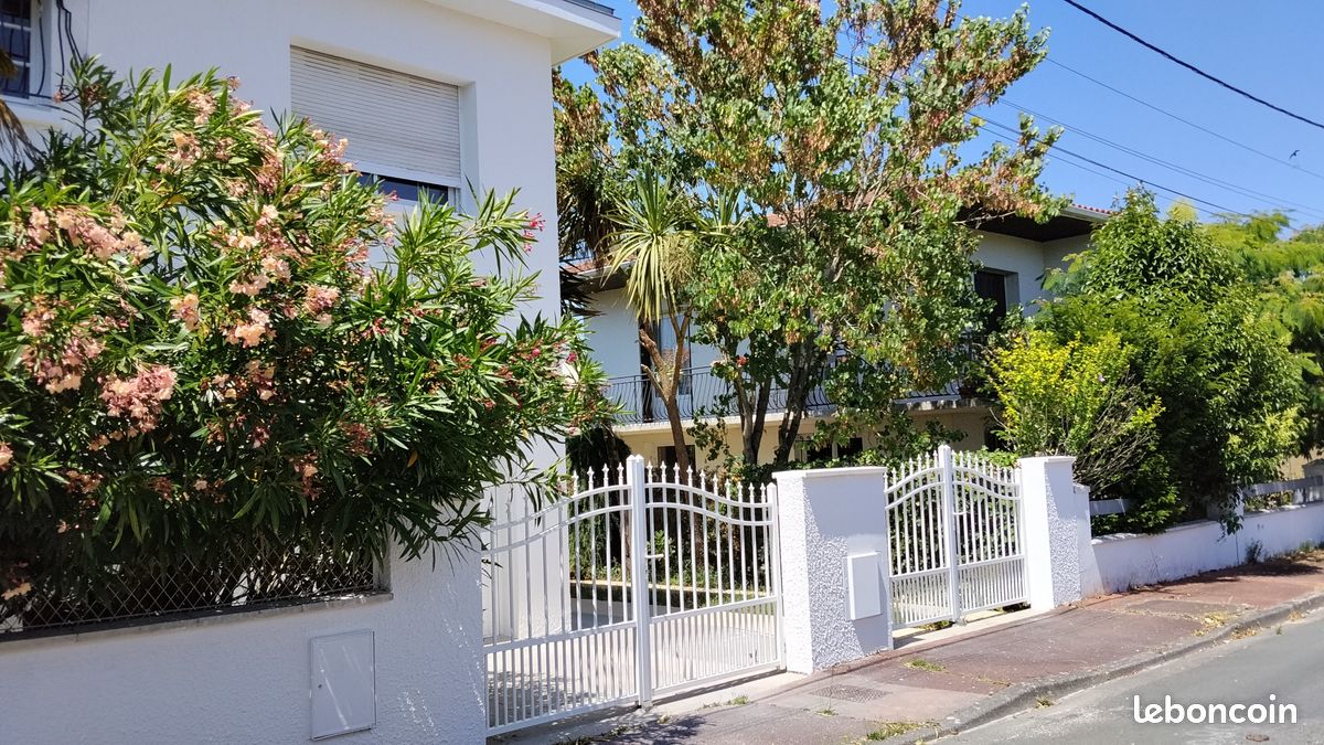 Maison 6 pièces 164 m² · à Rochefort · 164 m² · 343 200 €