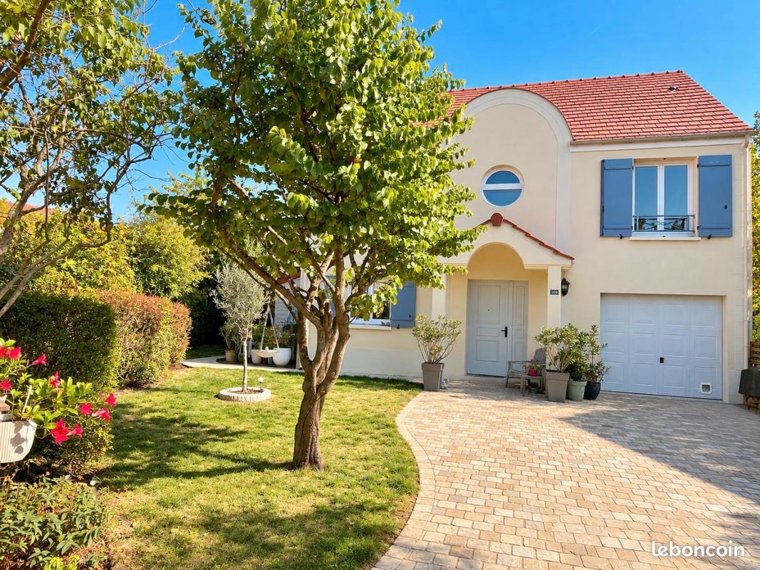 Maison 6 pièces 140 m² · à Savigny-le-Temple · 140 m² · 398 000 €