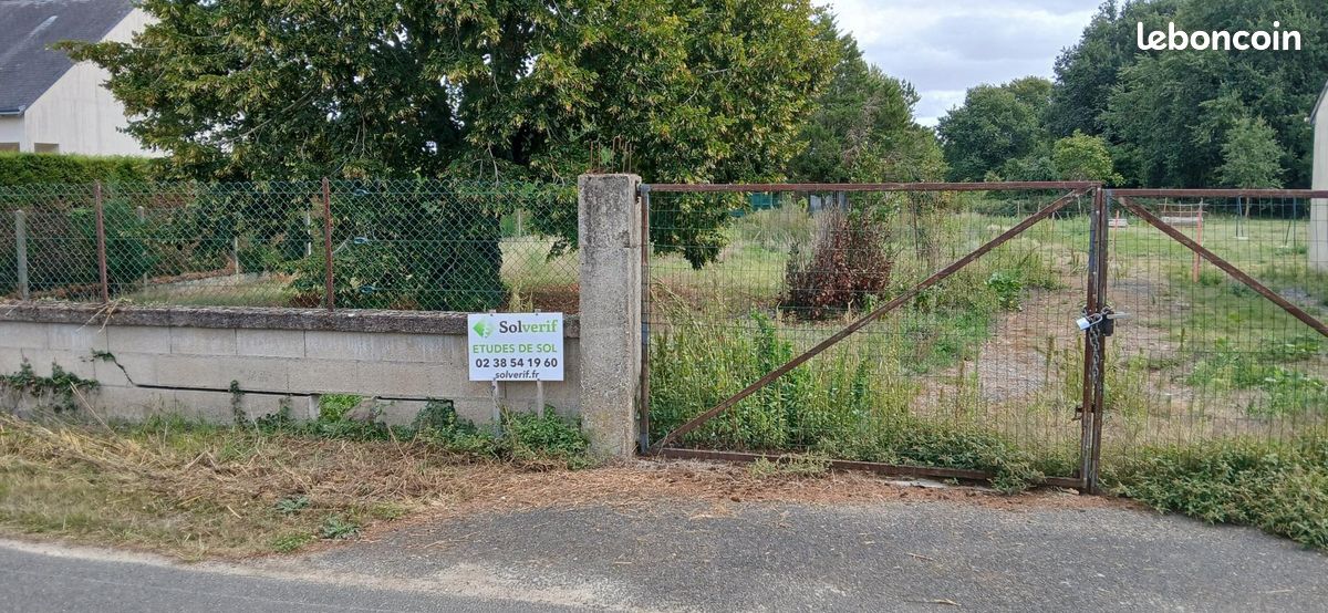 Terrain 1502 m² · à Anché · 1 502 m² · 43 000 €