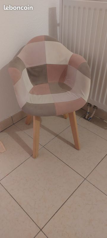 Chaise scandinave enfant (image 1)