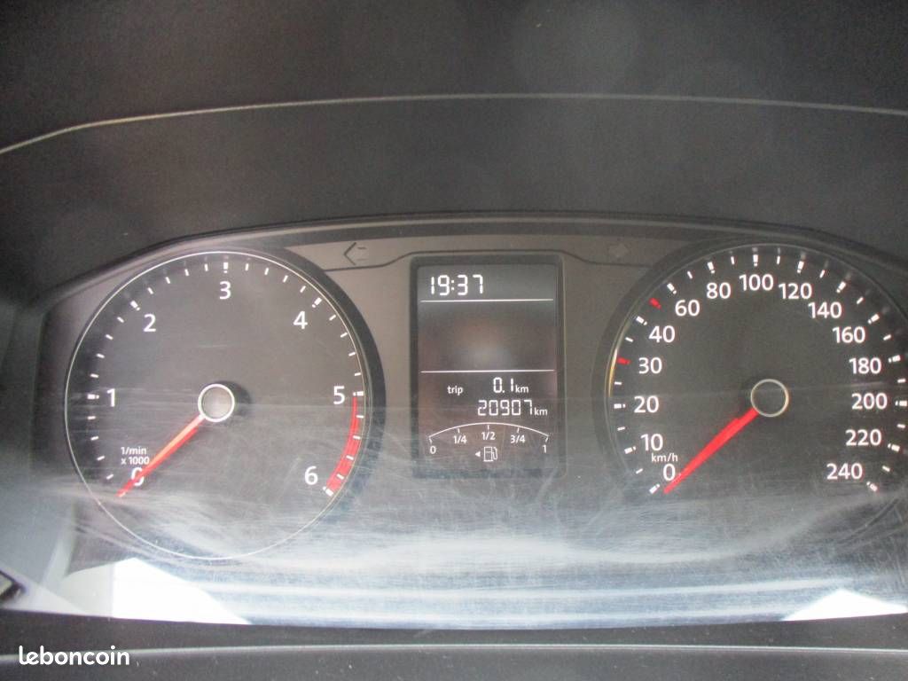 Volkswagen Transporter VI 2.0 TDI 150 L2 (image 16)