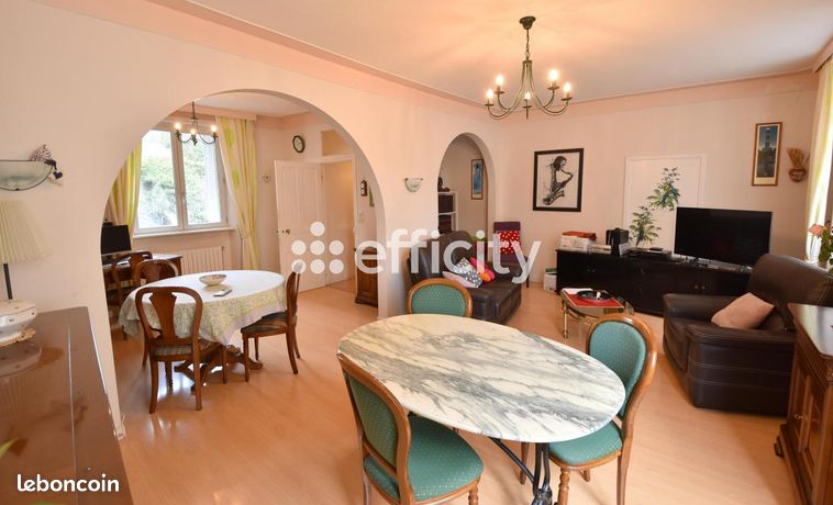 Maison 11 pièces 200 m²