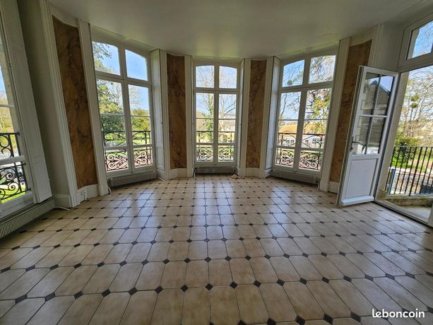 Villa 11 pièces 233 m² — 2