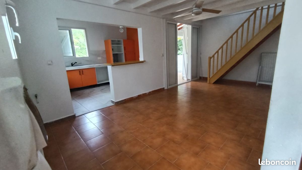 Maison 6 pièces 161 m² · à Les Abymes · 161 m² · 1 600 €/mois