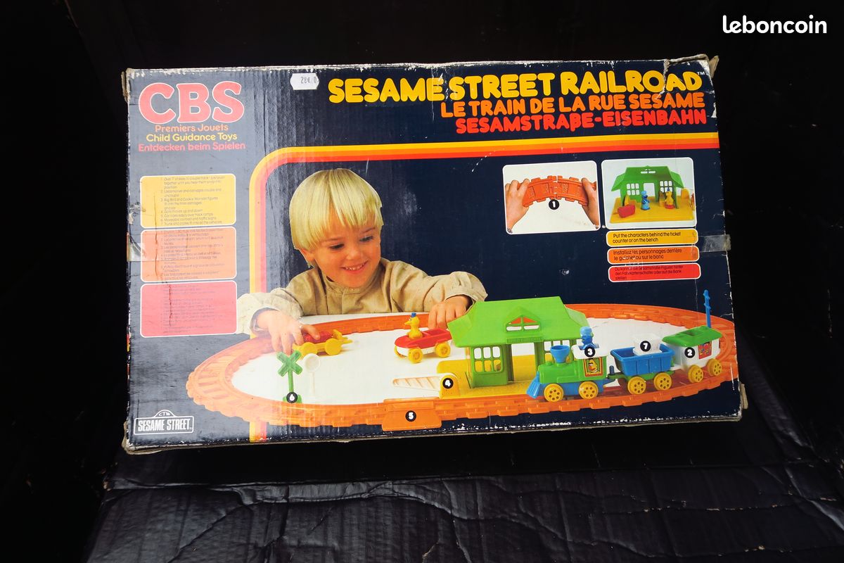 Vends train de la rue sesame de 1984 - Jeux & Jouets