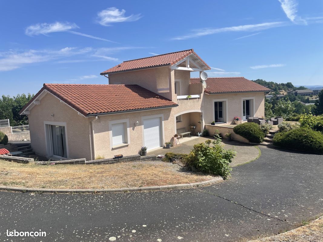 Maison 5 pièces 140 m² · à Yssingeaux · 140 m² · 350 000 €