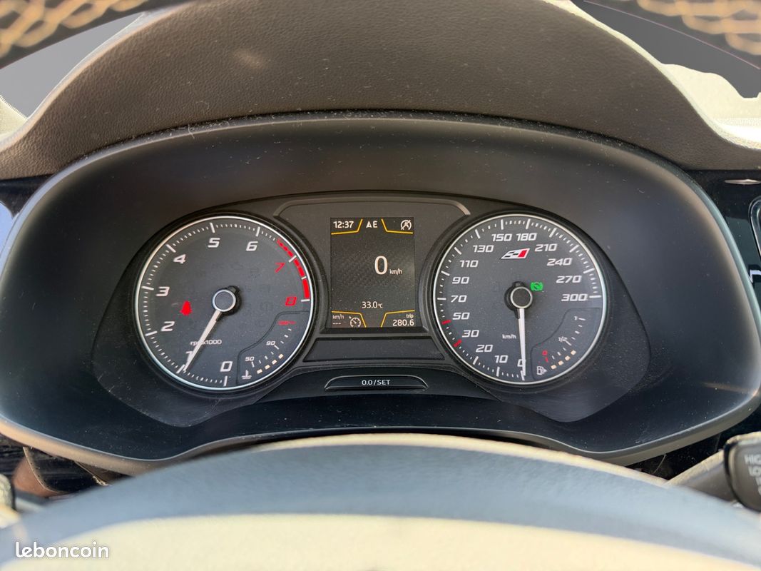 SEAT LEON 2.0 TSI 280 CUPRA CarPlay Toit ouvrant pano Sièges sport chauffants Garantie 12 mois (image 14)