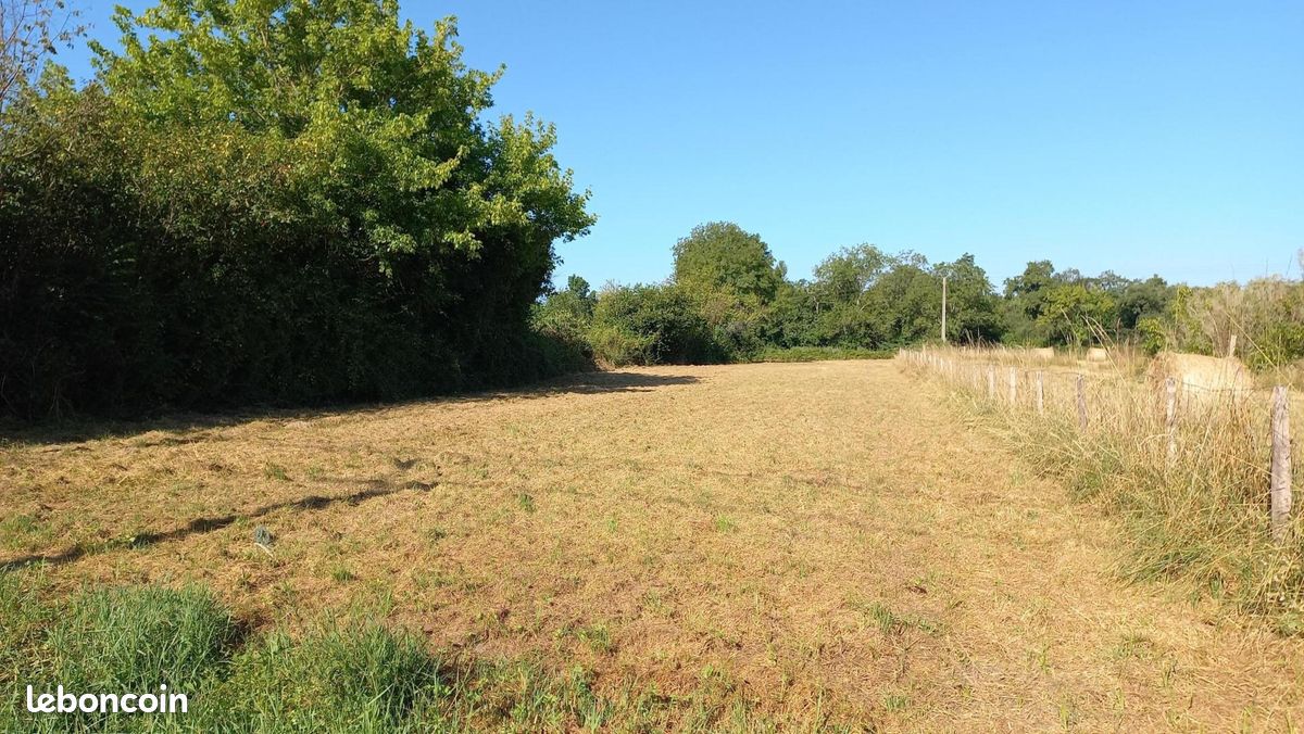 Terrain 1151 m² · à Eyrans · 1 151 m² · 35 000 €