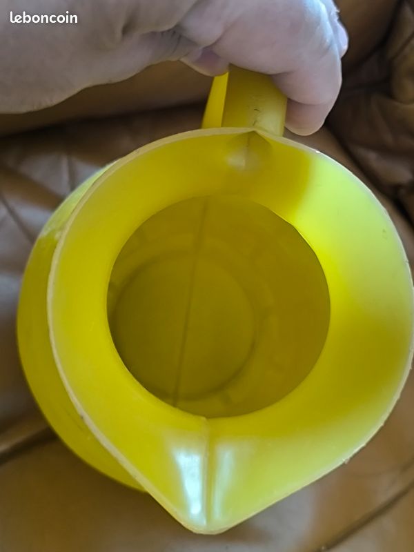 Carafe a eau vintage en plastique (image 8)