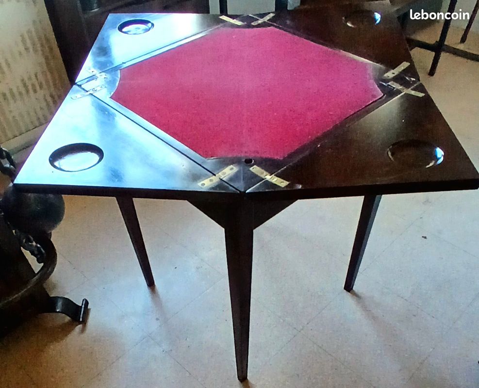 TABLE ANCIENNE Dite "MOUCHOIR" EN ACAJOU (image 1)