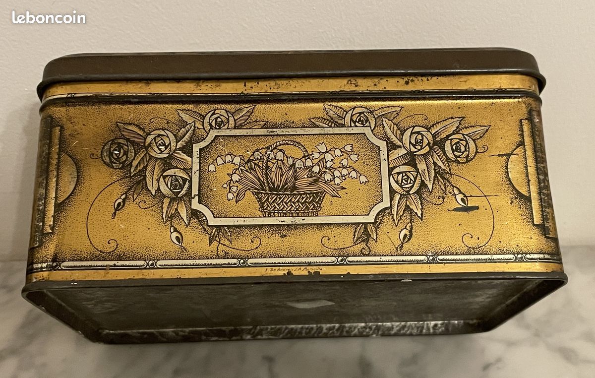 Ancienne Boîte à Gâteaux Anglaise En Tôle Lithographiée - Années 1920 - Décor De Chiens - Collection