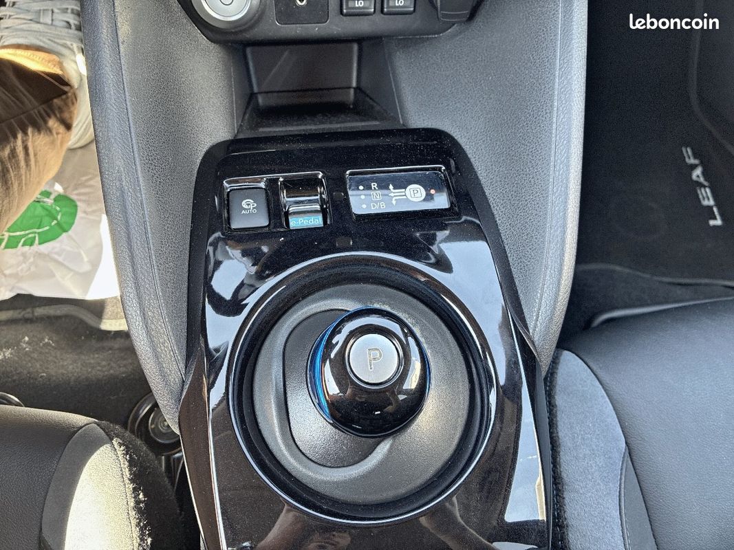 NISSAN Leaf Electrique 40kWh Tekna (image 18)