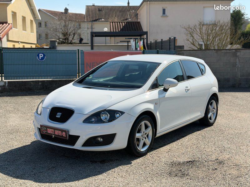 SEAT Leon II (1P1) Phase 2 1.6 TDi CR 16V 105 cv Référence (image 2)
