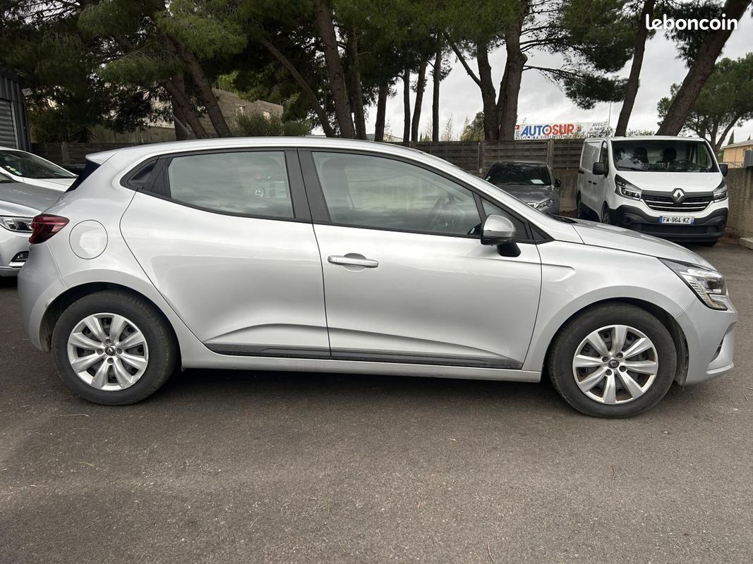 RENAULT CLIO SOCIETE 1.5 BluedCi 85 Air Nav (image 12)