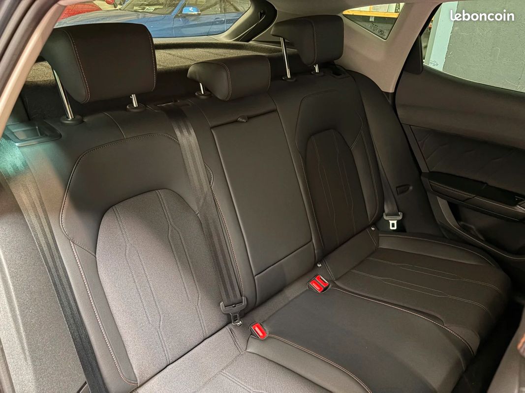 CUPRA FORMENTOR 1.4 e-HYBRID 204 ch DSG6 V / Caméra 360 / Volant chauffant (image 17)