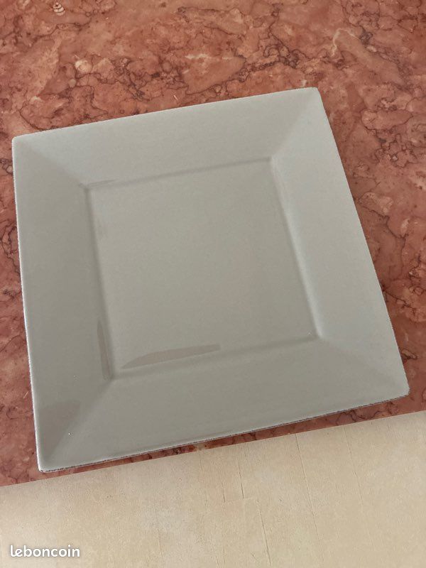Assiette carrée (image 1)