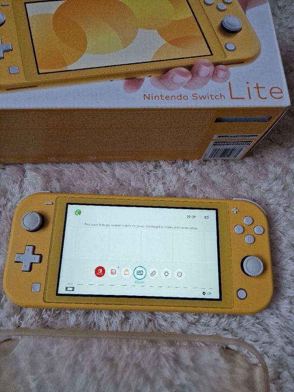 Etui et protection gaming GENERIQUE Pochette de transport pour Nintendo  Switch Lite Pokemon Pikachu