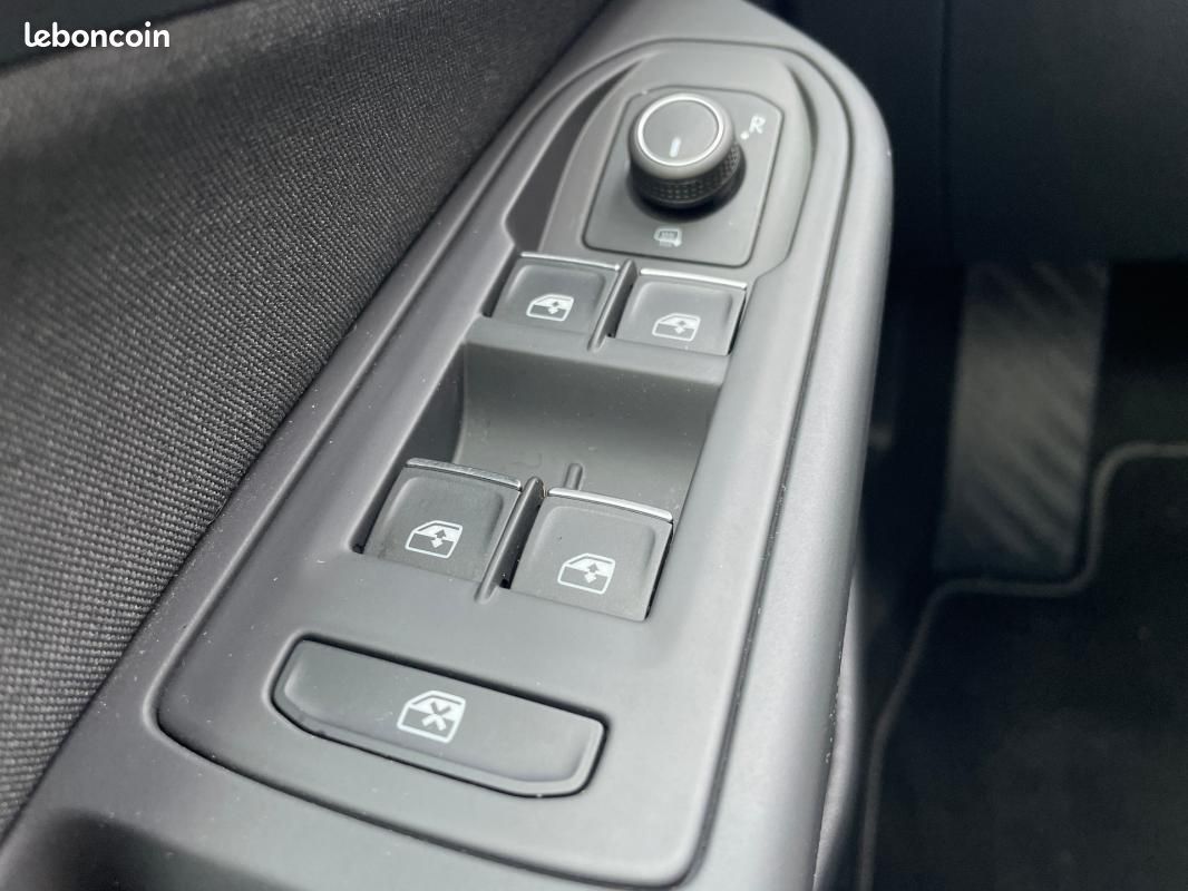 Volkswagen Golf 1.4 Hybrid Rechargeable OPF 204 DSG6 Style (image 19)