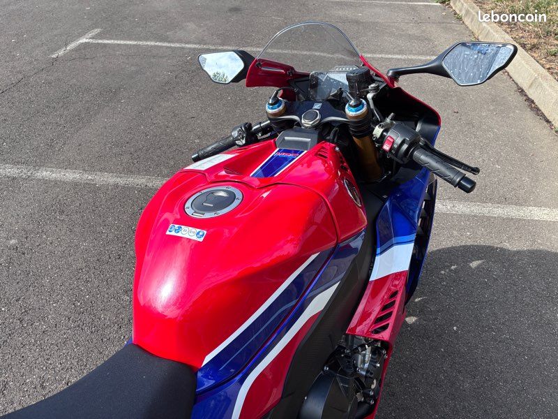 Honda 1000 CBR RR SP (image 3)