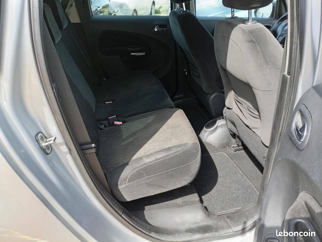 Citroën C3 II 1.6 HDi90 FAP Exclusive (image 12)
