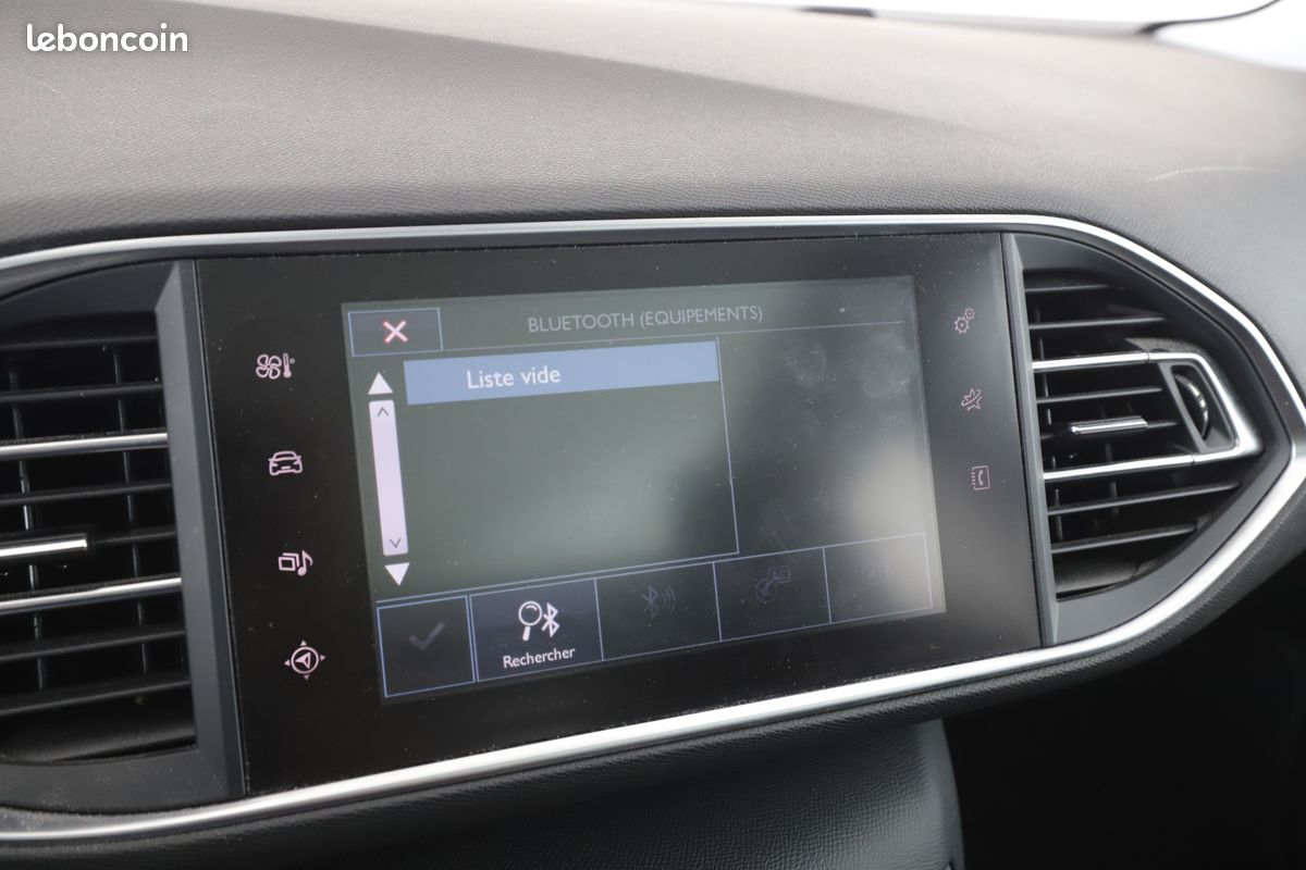Peugeot 308 1.2 PureTech Allure 130 ch (image 20)