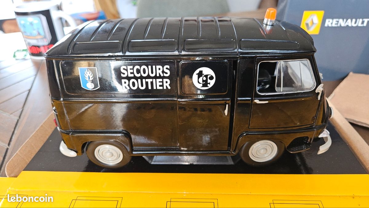 NOREV 185165 – Renault Estafette Réhaussée Gendarmerie – 1/18 – Occasion Comme Neuf