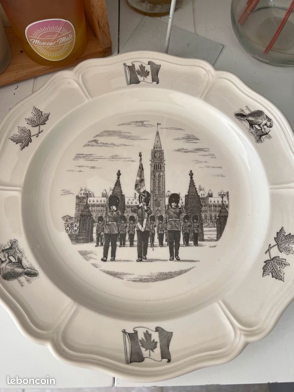 Assiette décorative Wedgwood (image 1)