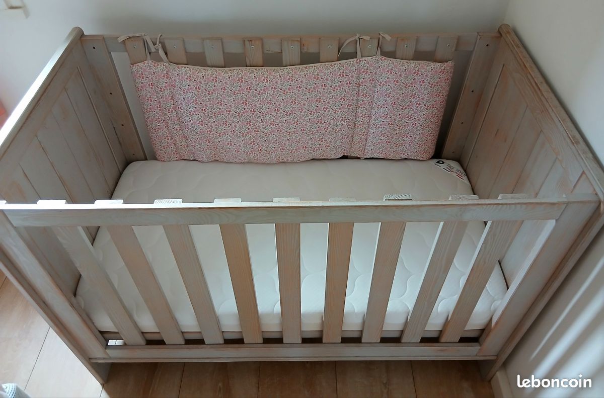 Lit bébé + commode + matelas (image 2)