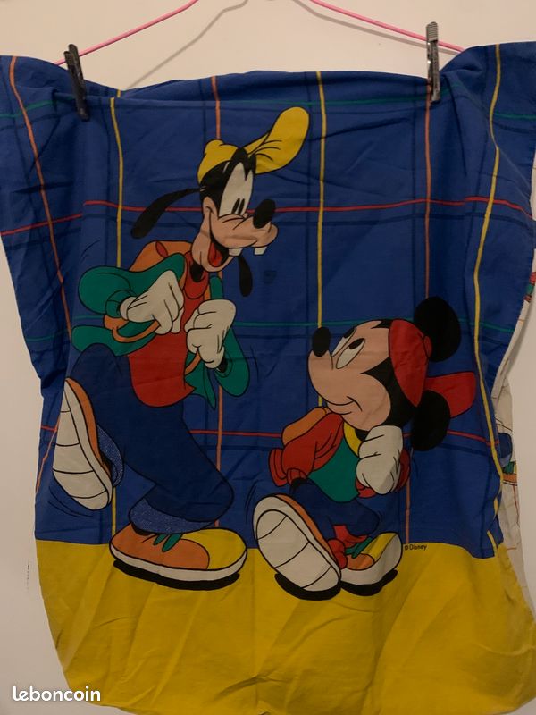 2 t’aies d oreillers Cars et Mickey (image 1)
